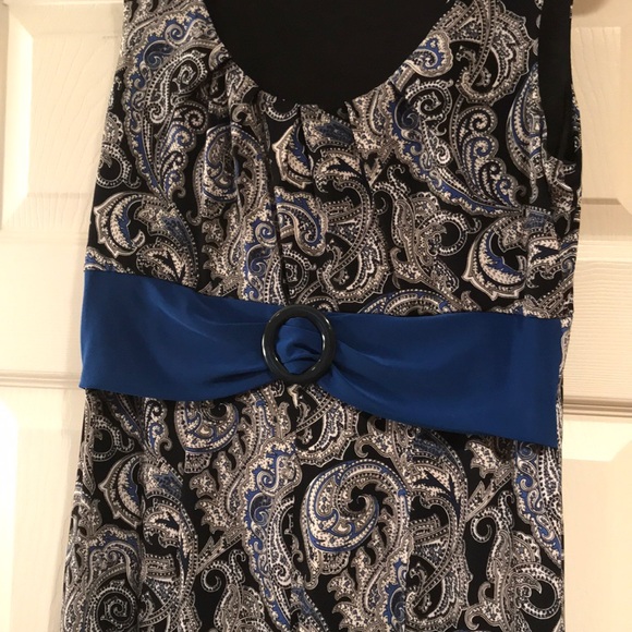 Sleeveless Midi Dress - Picture 2 of 5